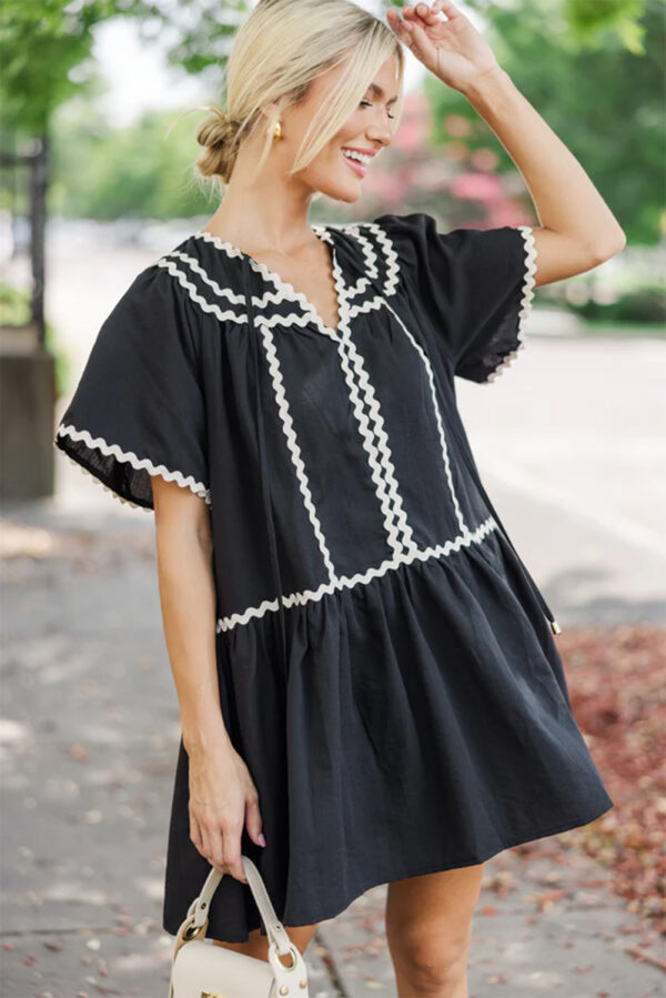 Black Contrast Ricrac Trim Short Sleeve V Neck Loose Mini Dress - Image 3